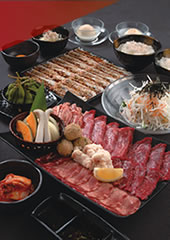 こんろ家|もつ鍋・焼肉の有名店|こんろ家の厳選コースこんろ家炙り焼きコース一人前2,9800円(税別)二人前から承ります