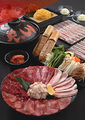 こんろ家|もつ鍋・焼肉の有名店|こんろ家の厳選コースこんろ家堪能炙り焼き、鍋コース一人前3,500円(税別)二人前から承ります